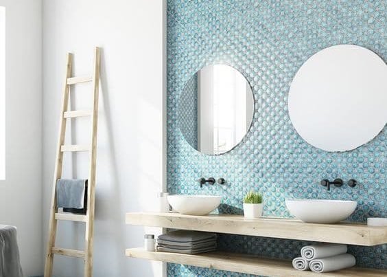 Apuesta por los colores claros con estas ideas de baños blancos original