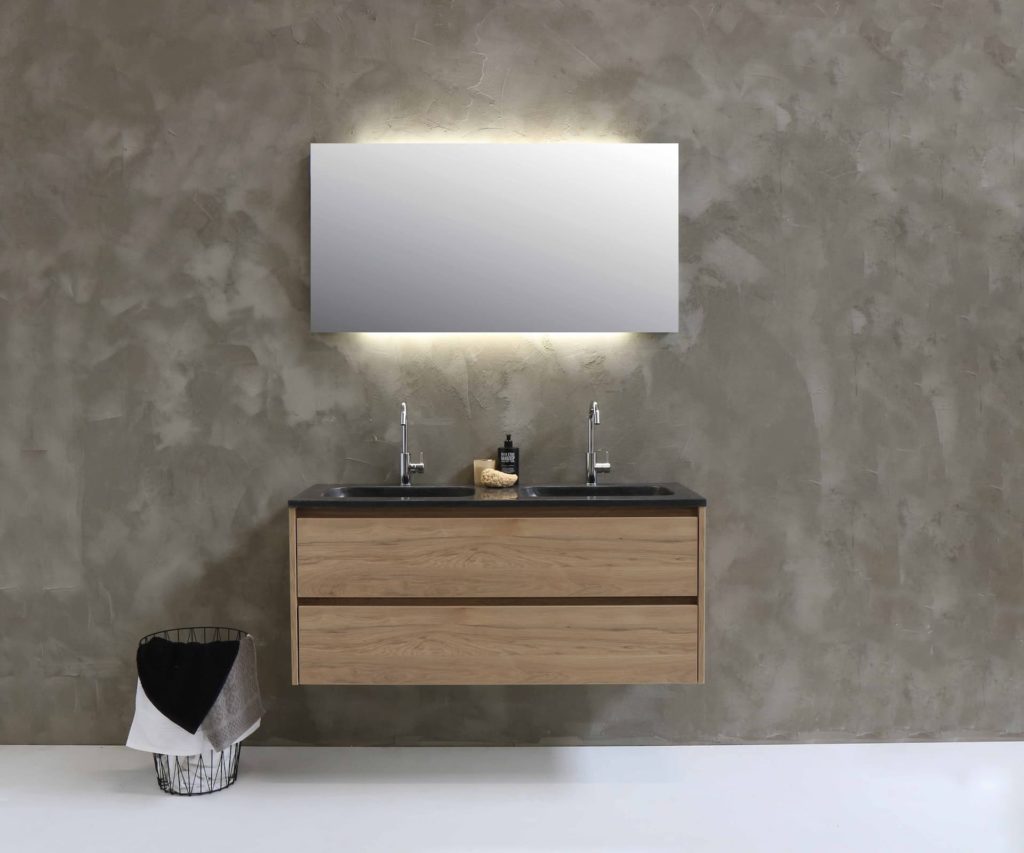 Baños de microcemento y madera, una combinación en tendencia